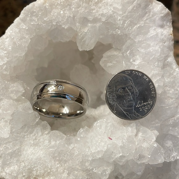 Titanium 8mm Band with .05 Diamond NWT - Picture 4 of 8